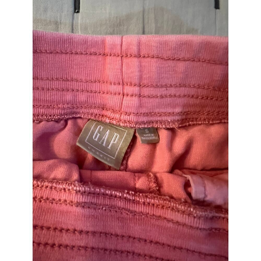 Pink Gap Shorts - Picture 3 of 5